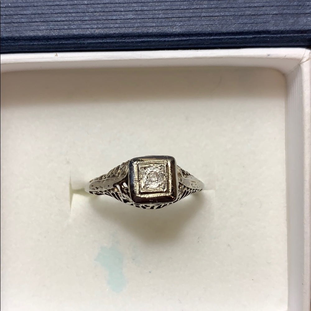 Estate ring Beautiful old ring